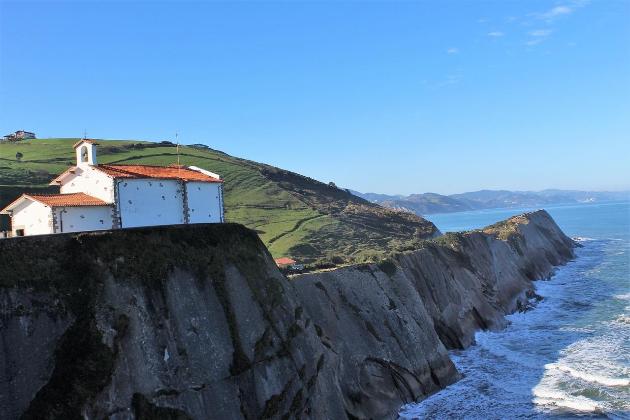 Gazteategi Bed & Breakfast Zarautz Bagian luar foto