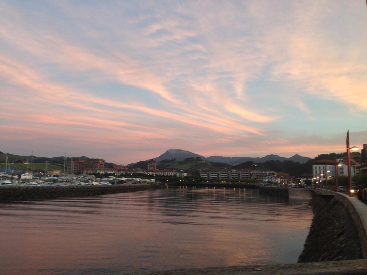 Gazteategi Bed & Breakfast Zarautz Bagian luar foto