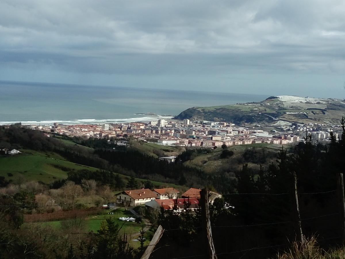 Gazteategi Bed & Breakfast Zarautz Bagian luar foto